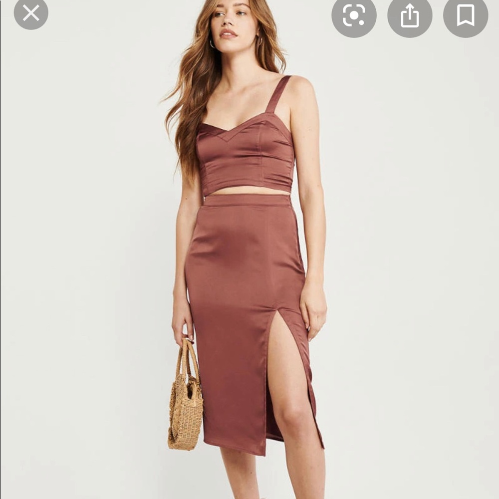BNWT Abercrombie skirt with slit - xs